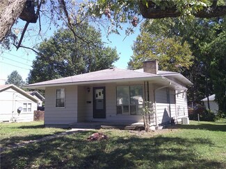 507 S Pearl St, Paola, KS 66071