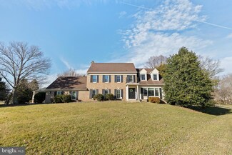 11910 Holly Spring Dr, Great Falls, VA 22066