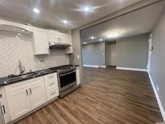 2 Bay Club Dr Unit 1Z3, Bayside, NY 11360
