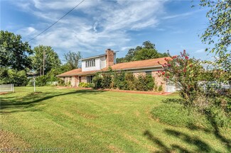 403 13th St, Barling, AR 72923