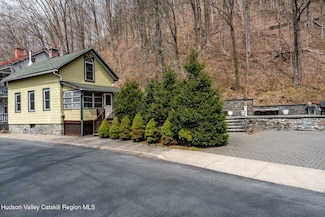 14 Davis St, Kingston, NY 12401