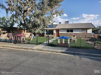 1005 Radcliffe Ave, Bakersfield, CA 93305