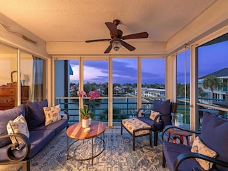 305 Park Shore Dr Unit 2-241, Naples, FL 34103