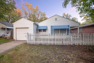 836 S Fountain St, Wichita, KS 67218