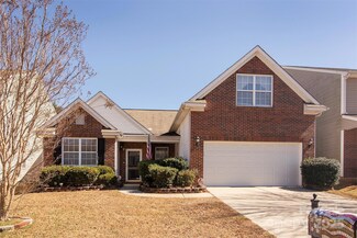 2011 Savannah Hills Dr, Matthews, NC 28105