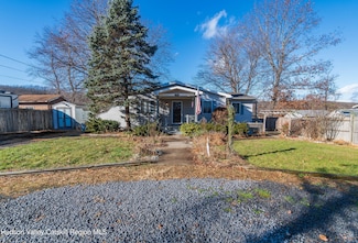38 Parish Ln, Lake Katrine, NY 12449