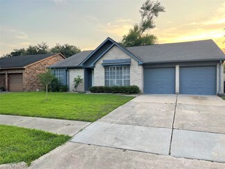 2218 Windy Meadow Dr, Sugar Land, TX 77478