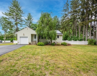 267 Concord Rd, Bedford, MA 01730