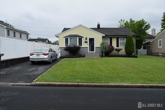23 Pleasant Ave, Iselin, NJ 08830