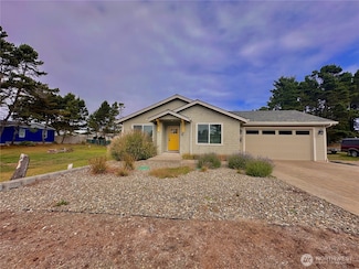 1323 196th St, Long Beach, WA 98631