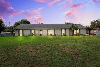 2013 Capri Rd, Valrico, FL 33594
