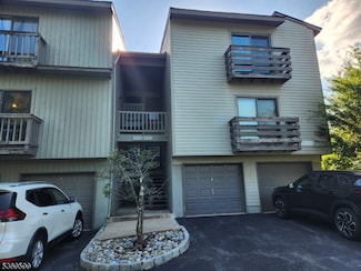 1213 Spruce Hills Dr, Glen Gardner, NJ 08826