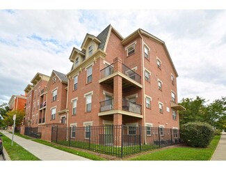 207 E University Ave, Cincinnati, OH 45219
