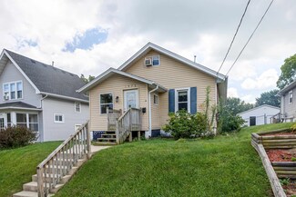 1976 Bennett St, Dubuque, IA 52001
