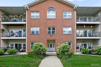 6240 Sunshine Dr Unit 2A, Saint Louis, MO 63109