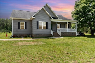 4242 Lake Ridge Ct, Ramseur, NC 27316