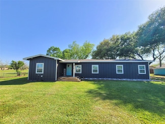 606 E Ahldag St, Wharton, TX 77488