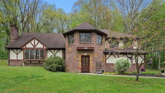 102 Foxglove Dr, Baden, PA 15005