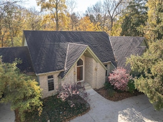 3055 Carriage Ln, Columbus, OH 43221