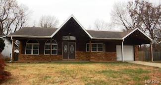 630 Lamplight Ln, Hazelwood, MO 63042