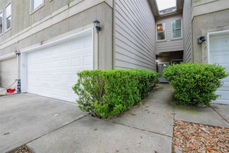 12115 Dashwood Dr, Houston, TX 77072