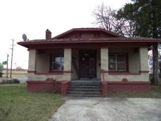 1099 Forrest Ave, Memphis, TN 38105