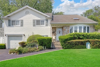 3667 Richard Ln, Wantagh, NY 11793