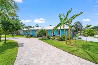 558 W Amherst Cir, Satellite Beach, FL 32937