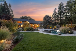 350 Pine Creek Rd, Walnut Creek, CA 94598