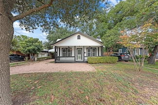 1209 Park St, Kerrville, TX 78028