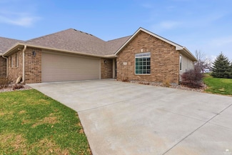 2913 Willowbend Ct, Manhattan, KS 66502