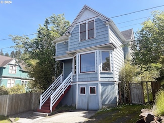 3734 Franklin Ave, Astoria, OR 97103