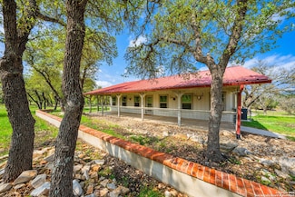 563 J b Rd, Harper, TX 78631