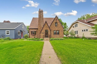 209 E Main St, Arlington, MN 55307