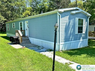 187 Creekside Manor Dr, Lehighton, PA 18235