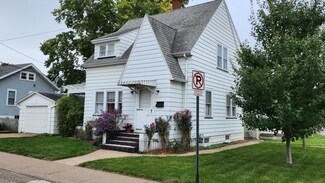 208 Fairview Ave, Muscatine, IA 52761