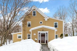 7 Ledge St, Stoneham, MA 02180