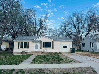 417 N Weaver St, Hesston, KS 67062