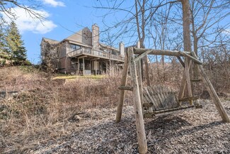 1912 Boulder Dr, Ann Arbor, MI 48104