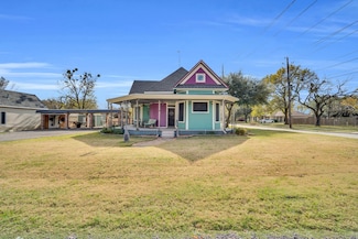 312 W 8th St, Ferris, TX 75125