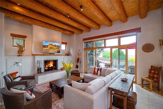 44 Lodge Cir Unit A, Santa Fe, NM 87506
