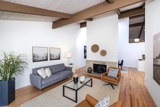 166 Sand Hill Cir, Menlo Park, CA 94025