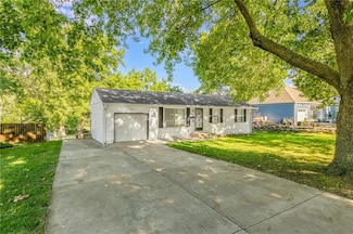 6101 N Michigan Ave, Kansas City, MO 64118