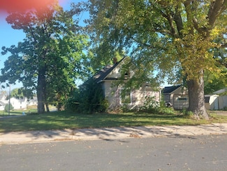 512 Park Ave, Goodhue, MN 55027