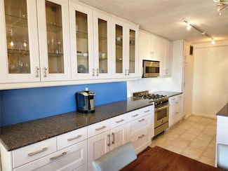 18-15 215th St Unit 6 M, Flushing, NY 11360