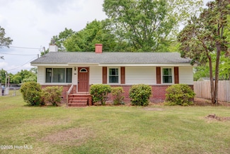 121 Laurel Dr, Wilmington, NC 28401