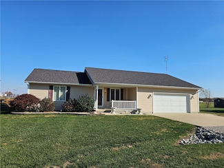 216 Saint John Dr, Toledo, IL 62468