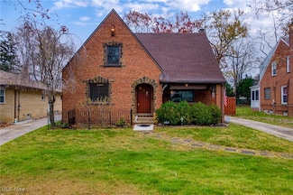 5699 Onaway Oval, Parma, OH 44130