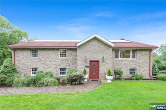 47 Venna Ave, North Haledon, NJ 07508
