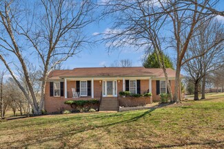 5300 E Bend Dr, Old Hickory, TN 37138